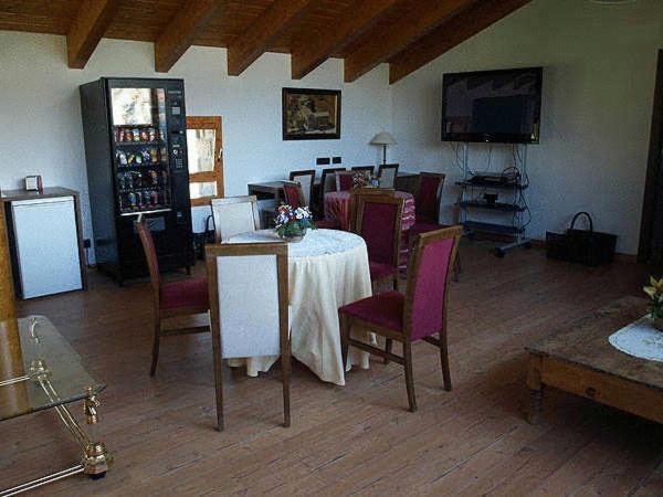 Hotel Restaurante Revestido Escalona Kültér fotó