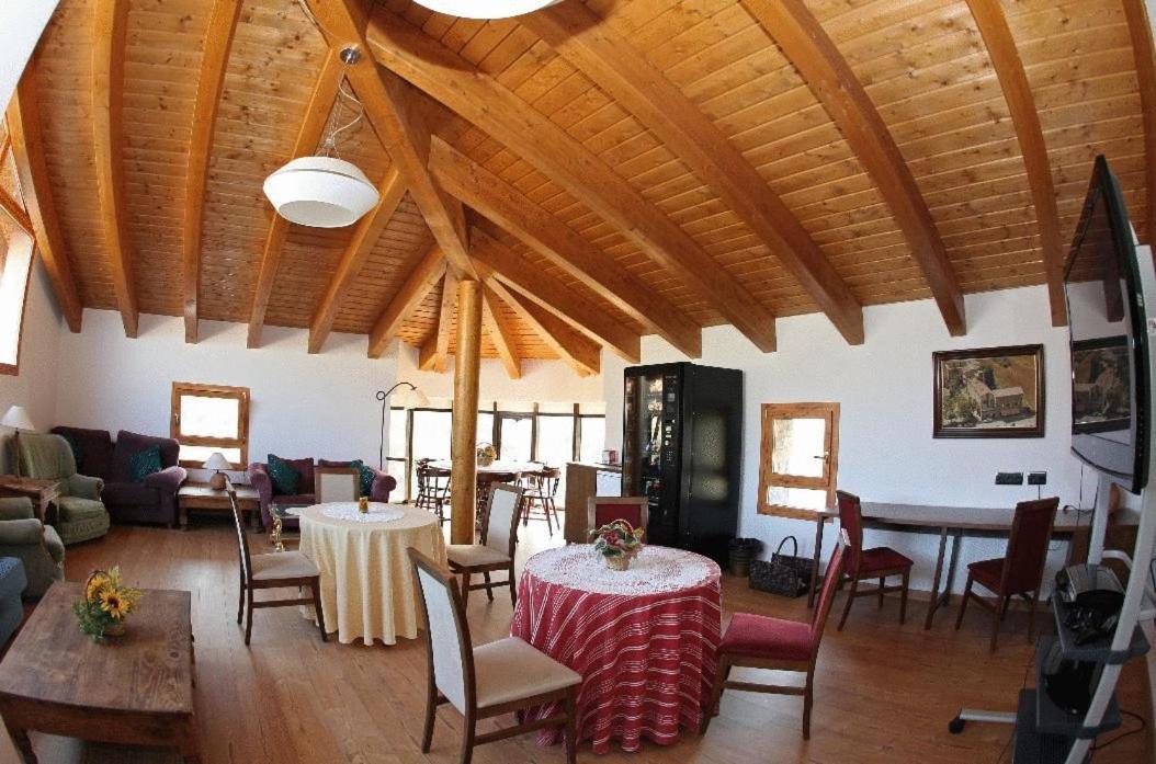 Hotel Restaurante Revestido Escalona Kültér fotó